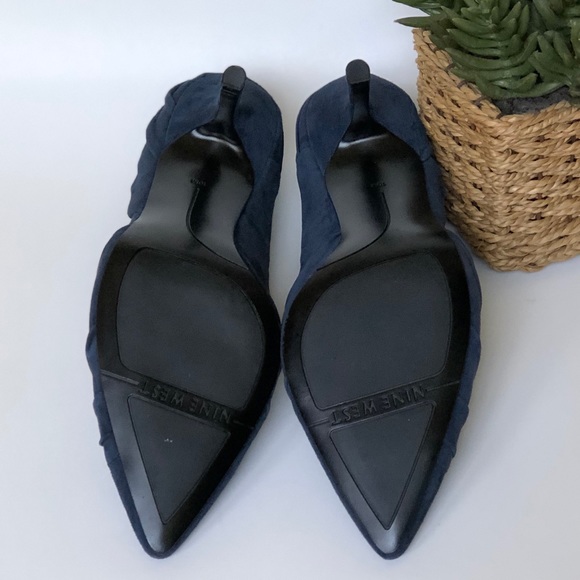 NINE WEST Guetette Dress Navy Blue Pump - Picture 6 of 6